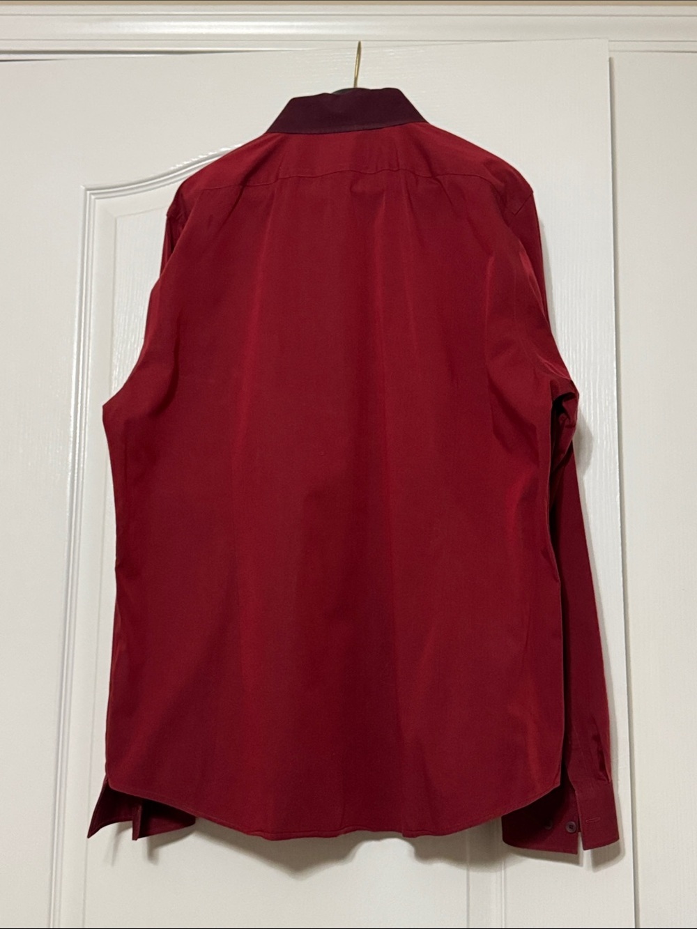 Express Men's Fitted Wine Red Button-Down Shirt with Contrast Collar - Picture 3 of 6